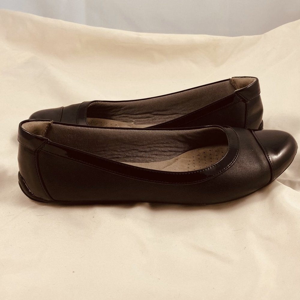 LifeStride Black Flats